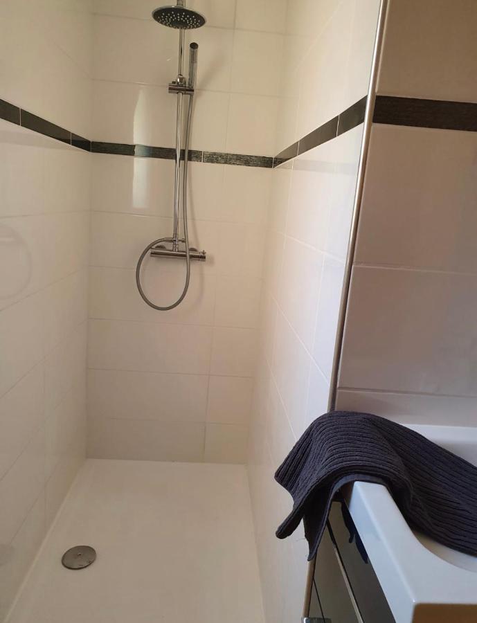 Villa Au Calme Avec Piscine Privative บอร์มส์-เลส์-มิโมซาส์ ภายนอก รูปภาพ