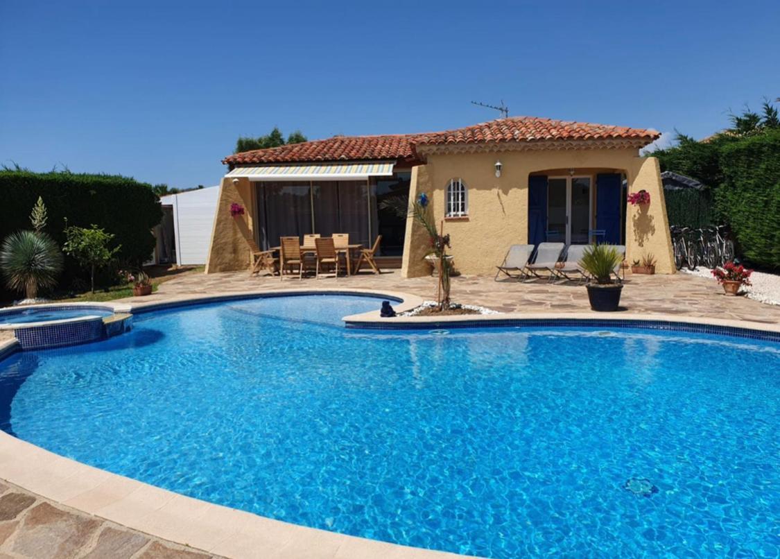 Villa Au Calme Avec Piscine Privative บอร์มส์-เลส์-มิโมซาส์ ภายนอก รูปภาพ
