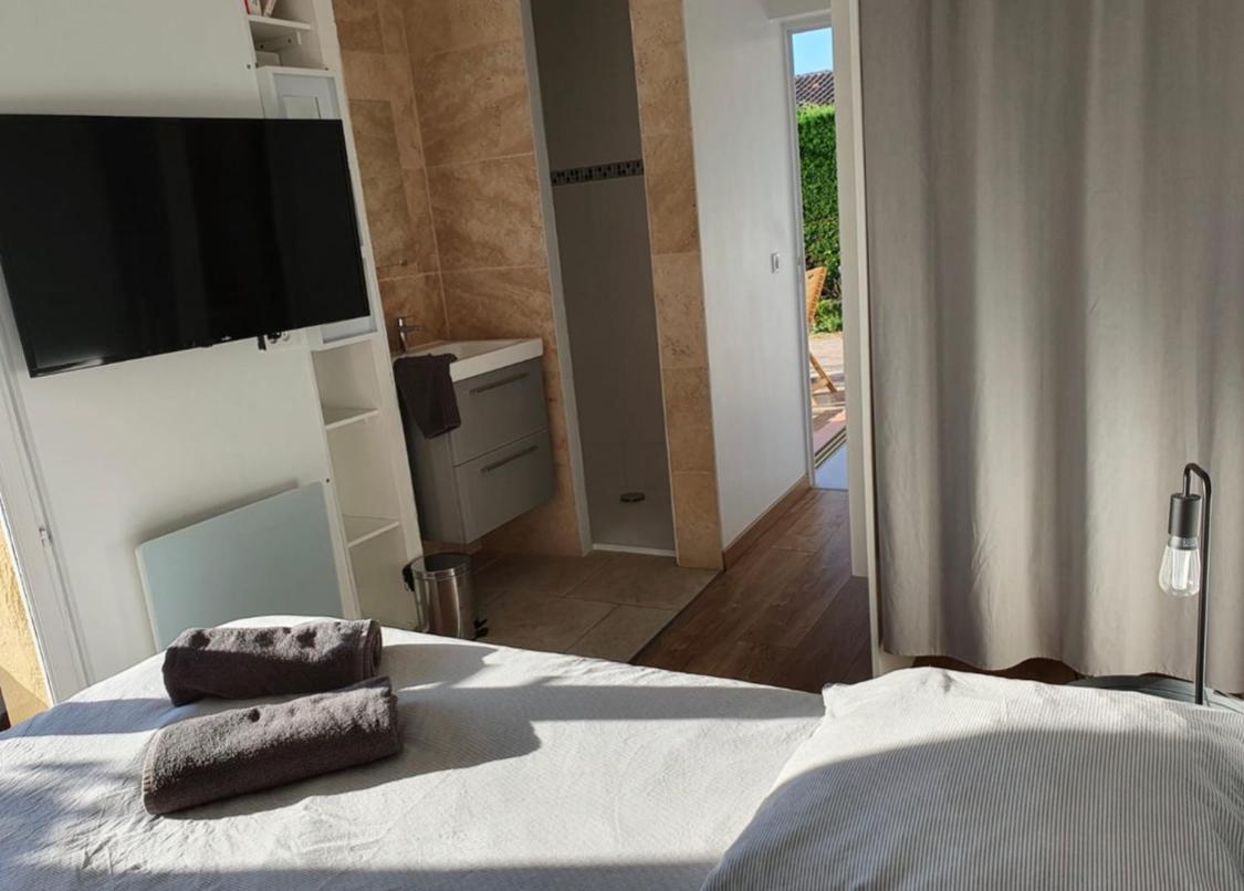 Villa Au Calme Avec Piscine Privative บอร์มส์-เลส์-มิโมซาส์ ภายนอก รูปภาพ